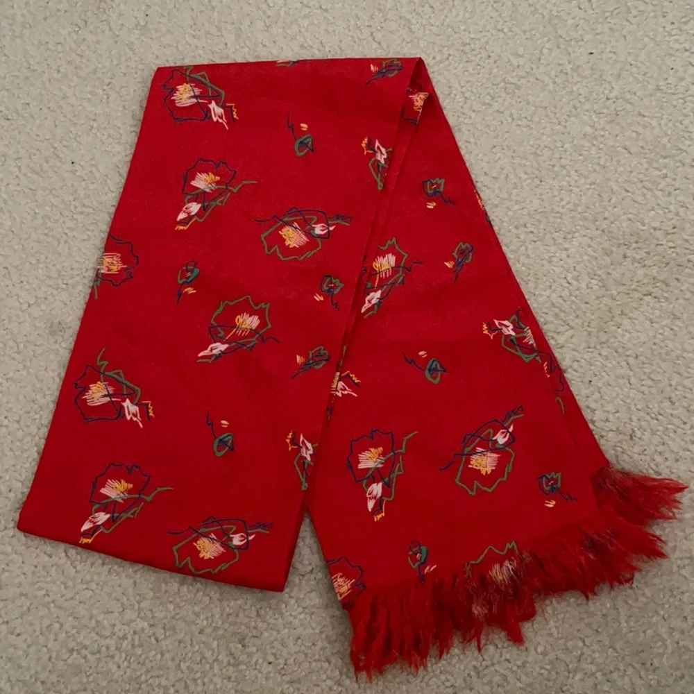 Vintage Claire Perone red oblong pattern silk scarf with fringe